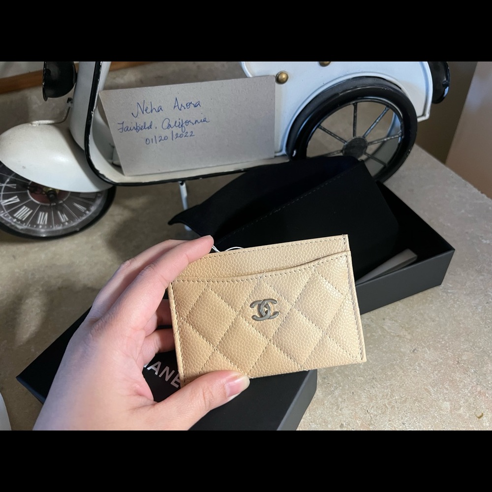 CHANEL BEIGE CARDHOLDER WITH SILVER HARDWARE